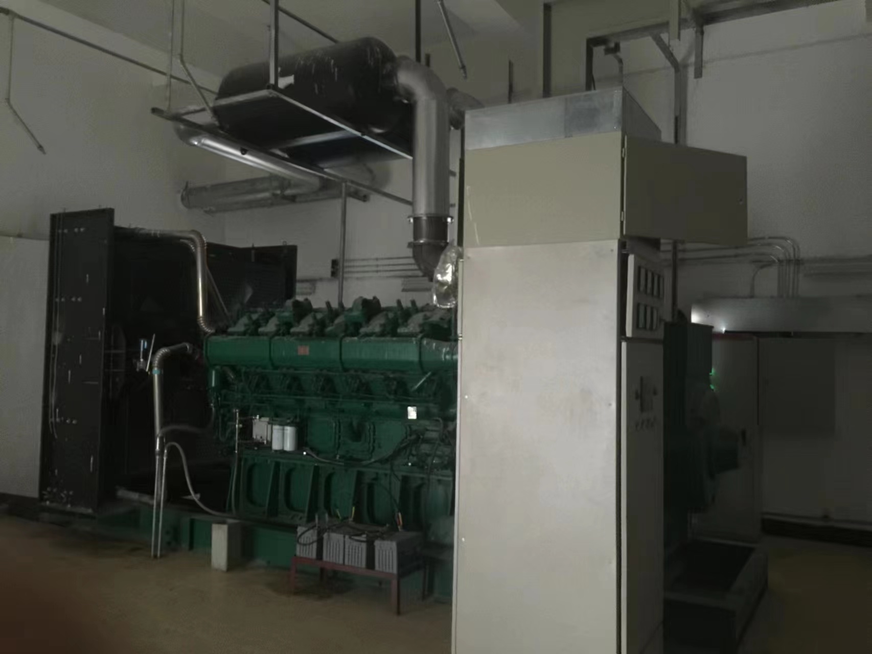 柴油發(fā)電機(jī)組負(fù)荷低，排氣管滴油的原因